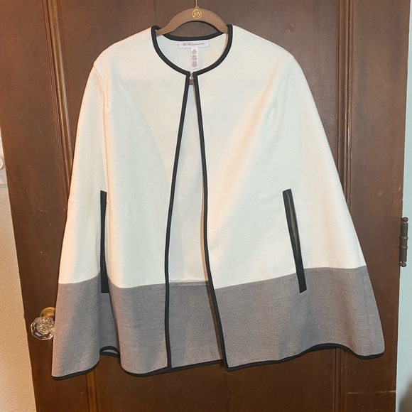 BCBGeneration White and Gray Cape with Black Trim - Picture 1 of 2